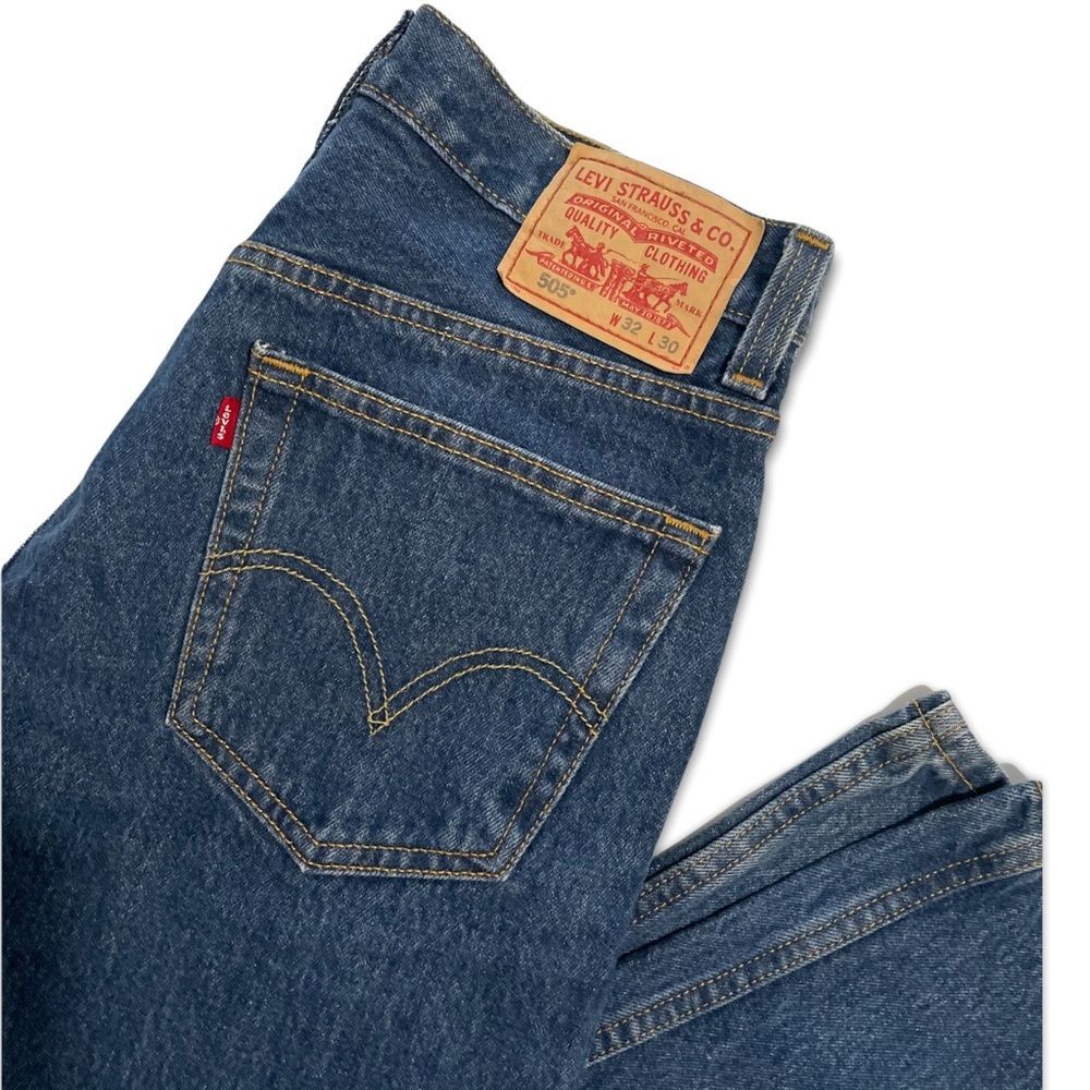 Levi’s 505™ REGULAR FIT UNISEX JEANS Size 32 L30 Color: Blue